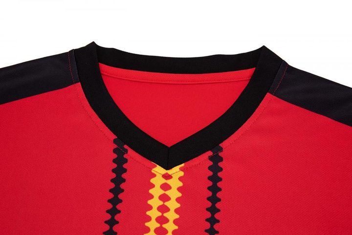 Tricou de fotbal, cu mânecă scurtă, cu decolteu în V și cu panouri – DETAIL 1