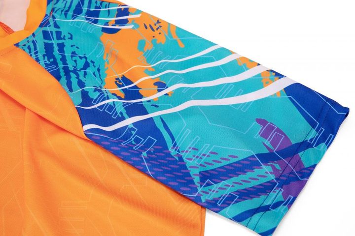 Tricou de fotbal, cu mânecă scurtă, cu decolteu în V și cu imprimeu – DETAIL 3
