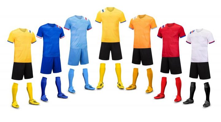 Maglia da calcio a maniche corte con scollo a V con righe – MAIN