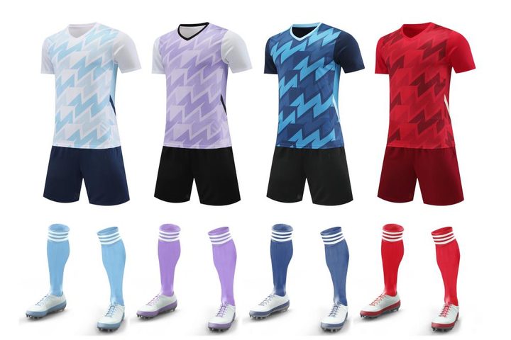 Camiseta de fútbol de manga corta con cuello en V con rayas – MAIN