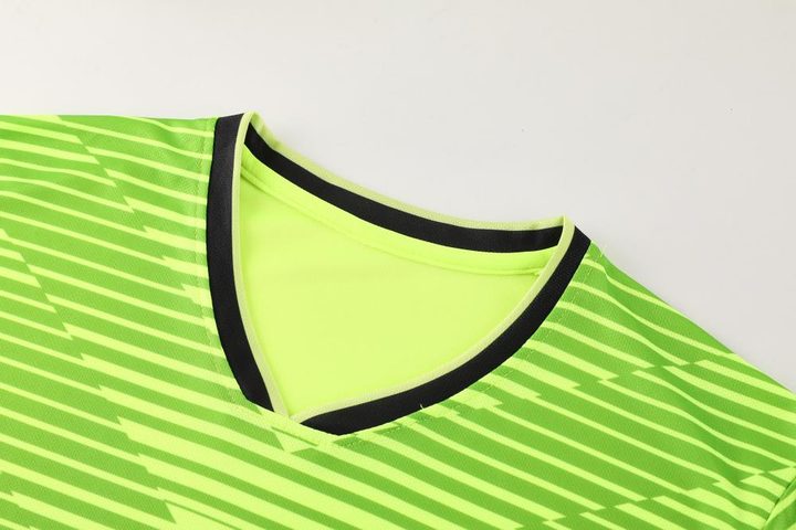 Camisa de futebol de manga curta com gola V com estampa geométrica – DETAIL 1
