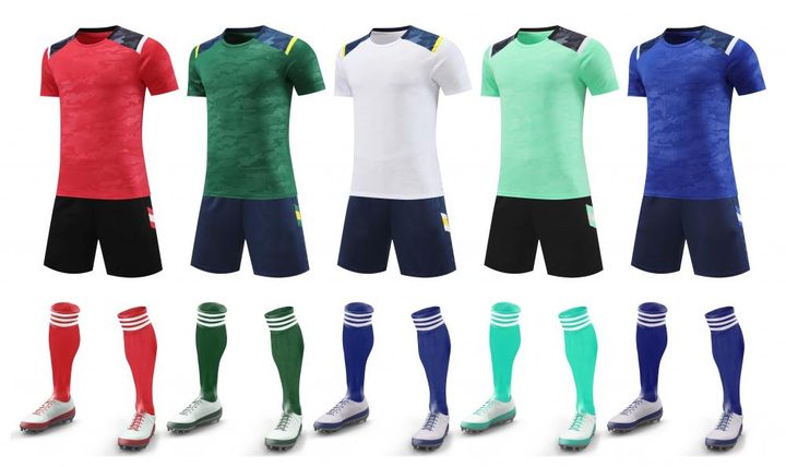 Maglia da calcio a maniche corte con girocollo con righe – MAIN