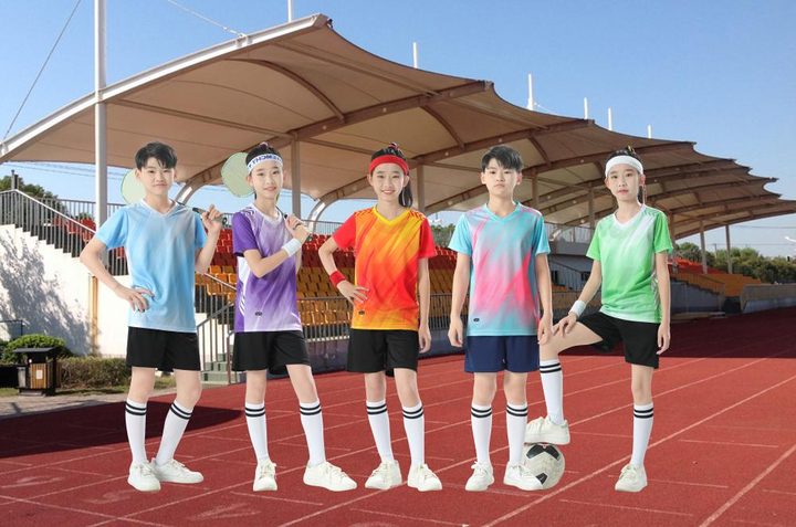 Tricou de fotbal, cu mânecă scurtă, cu decolteu rotund și cu dungi – MAIN