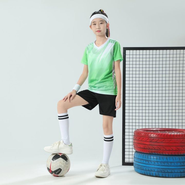 Tricou de fotbal, cu mânecă scurtă, cu decolteu rotund și cu dungi – MODEL 3