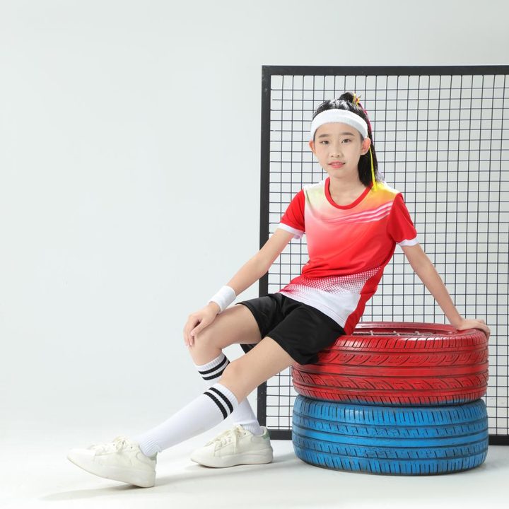 Tricou de fotbal, cu mânecă scurtă, cu decolteu rotund și cu dungi – MODEL 1