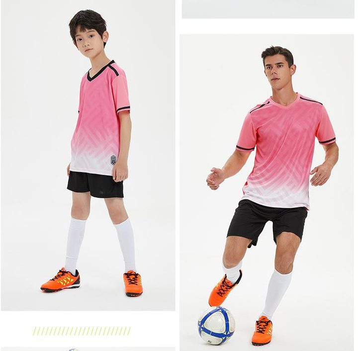 Kurzarm-Fußballtrikot mit V-Ausschnitt und Farbverlauf – MODEL 1