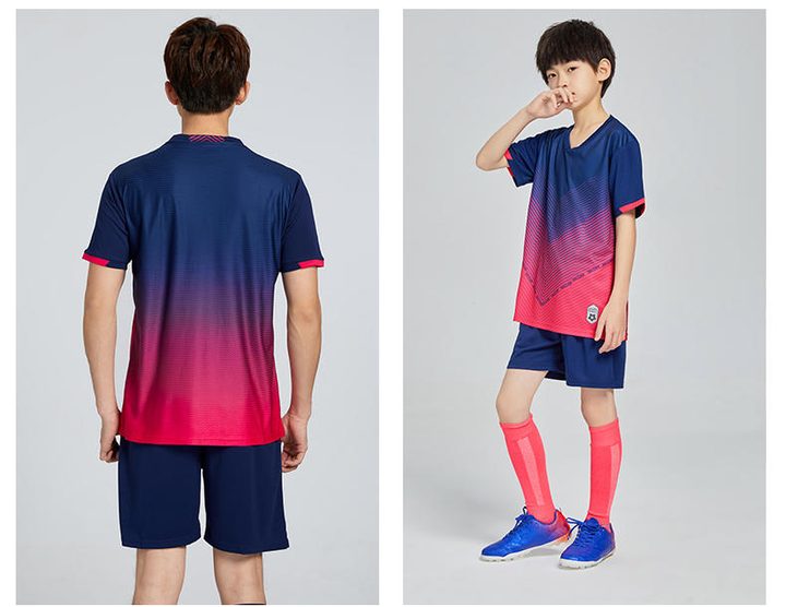 Tricou de fotbal, cu mânecă scurtă, cu decolteu în V și cu degrade – MODEL 4