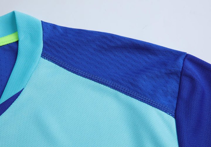 V-neck Short Sleeve Striped Soccer Jersey – DETAIL 2