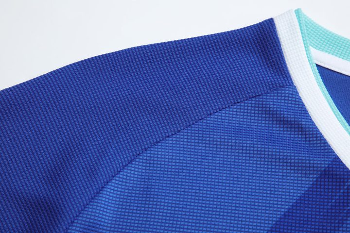 Camiseta de fútbol de manga corta con cuello en V con degradado – DETAIL 3