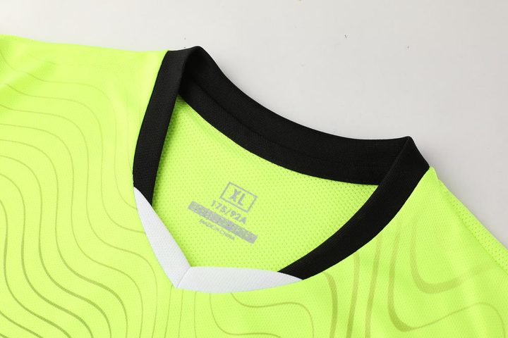 Maglia da calcio a maniche corte con scollo a V con righe – DETAIL 1