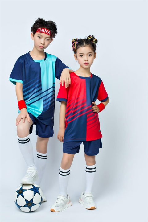 Camiseta de fútbol de manga corta con cuello redondo con rayas – MODEL 3