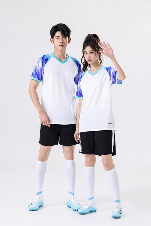 Kurzarm-Fußballtrikot mit V-Ausschnitt und geometrischem Muster – MODEL 5