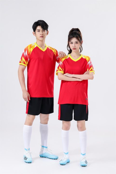 Kurzarm-Fußballtrikot mit V-Ausschnitt und geometrischem Muster – MODEL 1