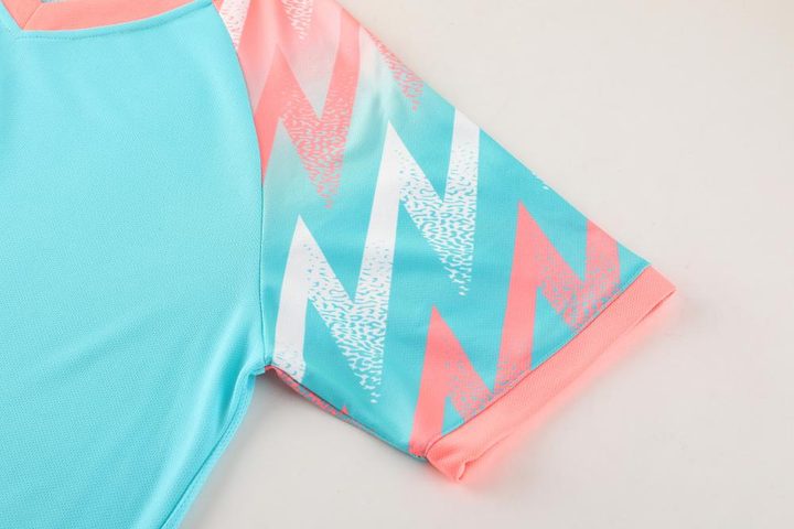 Kurzarm-Fußballtrikot mit V-Ausschnitt und geometrischem Muster – DETAIL 2