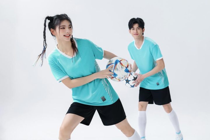 Crew-neck Short Sleeve Soccer Jersey – MODEL 1