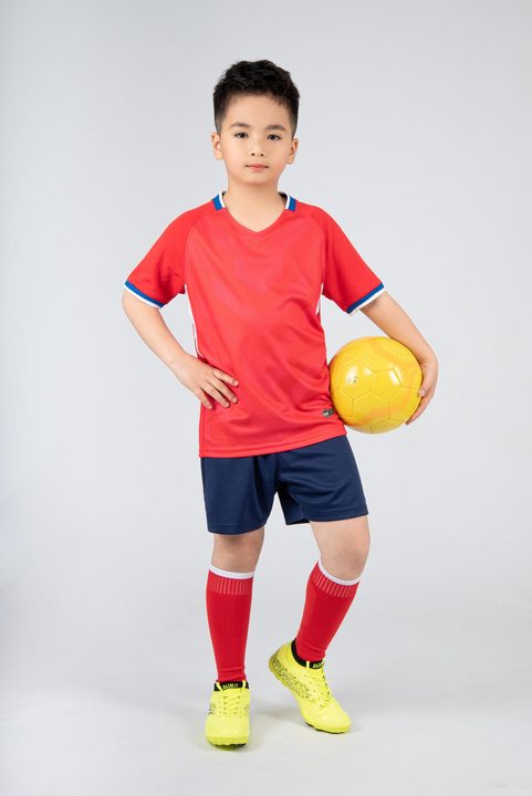 Kurzarm-Fußballtrikot mit V-Ausschnitt und Streifen – MODEL 2