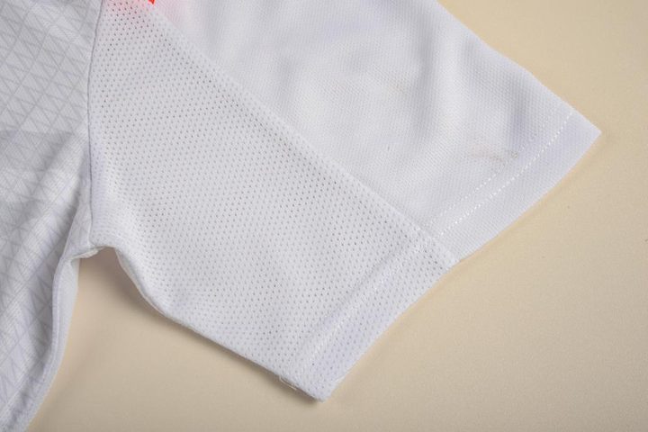 قميص كرة قدم بـأكمام قصيرة تصميم كلاسيكي تدرج لوني – DETAIL 3