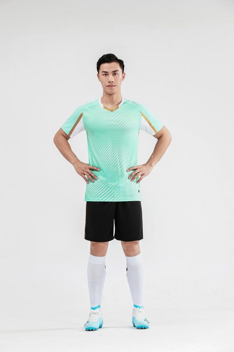 Tricou de fotbal, cu mânecă scurtă, cu decolteu în V și cu degrade – MODEL 5