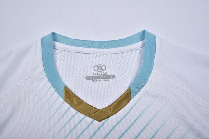 Tricou de fotbal, cu mânecă scurtă, cu decolteu în V și cu degrade – DETAIL 1