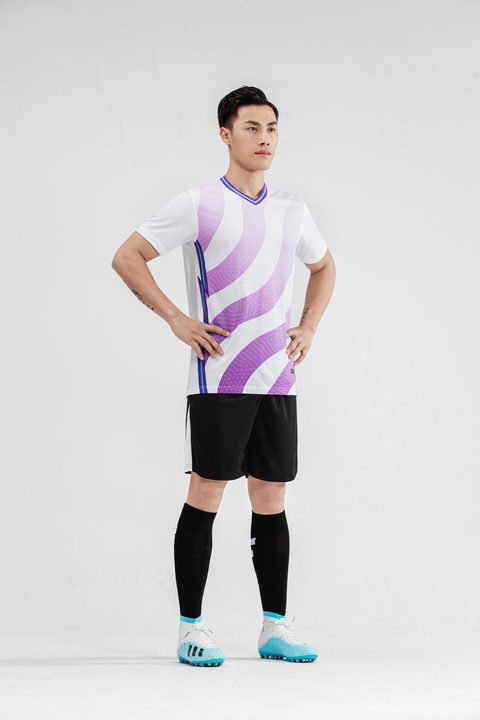 V-neck Short Sleeve Striped Soccer Jersey – MODEL 3