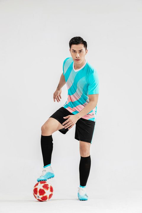 V-neck Short Sleeve Striped Soccer Jersey – MODEL 4