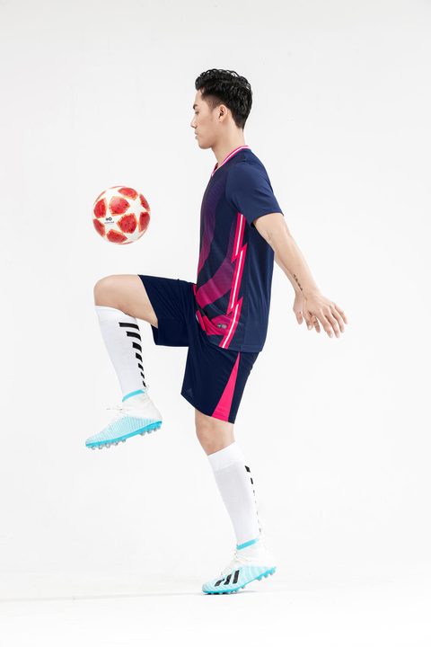 V-neck Short Sleeve Striped Soccer Jersey – MODEL 6