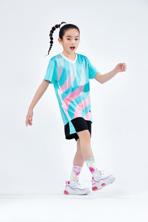 V-neck Short Sleeve Striped Soccer Jersey – MODEL 1