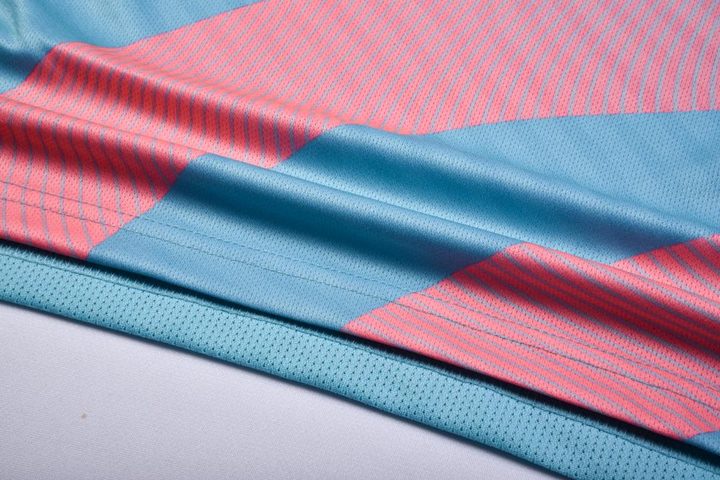 V-neck Short Sleeve Striped Soccer Jersey – DETAIL 2