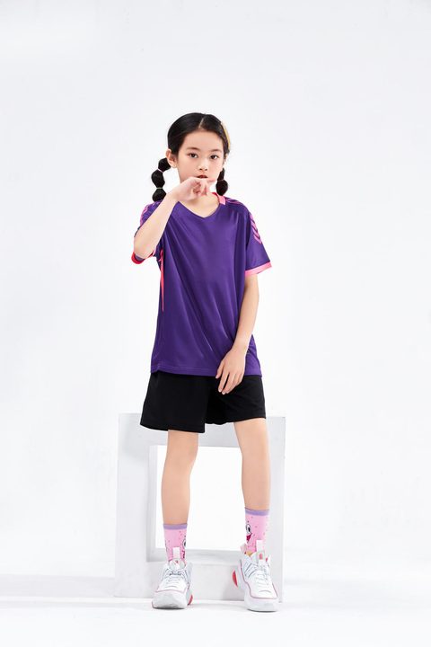 Maglia da calcio a righe a maniche corte con scollo a V – MODEL 3