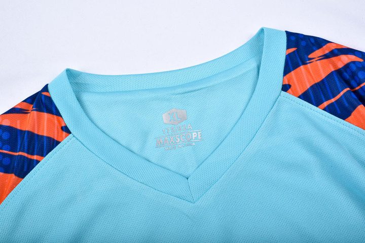 V-neck Short Sleeve Geometric Soccer Jersey – DETAIL 1