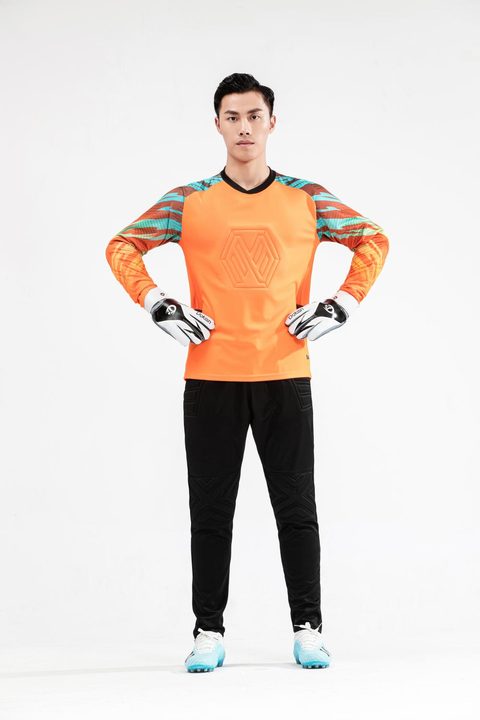 Langarm-Fußballtrikot mit Rundhalsausschnitt und Streifen – MODEL 2