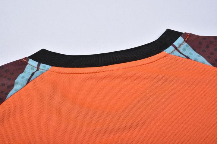 Langarm-Fußballtrikot mit Rundhalsausschnitt und Streifen – DETAIL 1