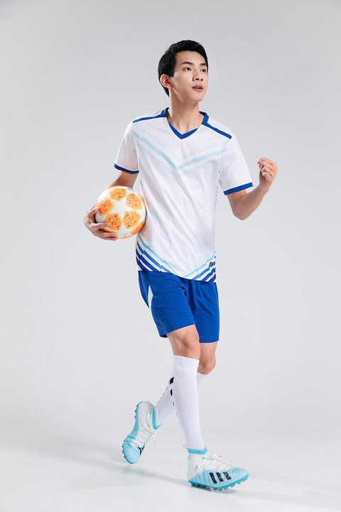 Kurzarm-Fußballtrikot mit V-Ausschnitt und Streifen – MODEL 5