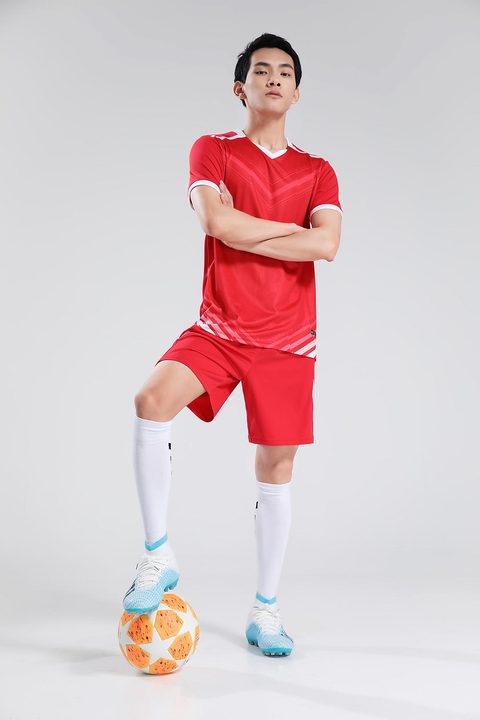 Kurzarm-Fußballtrikot mit V-Ausschnitt und Streifen – MODEL 6