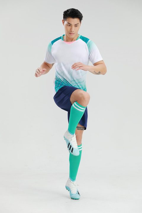 Kurzarm-Fußballtrikot mit V-Ausschnitt und Streifen – MODEL 6