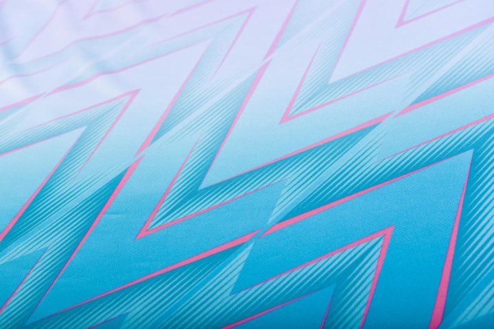 Kurzarm-Fußballtrikot mit V-Ausschnitt und Streifen – DETAIL 1