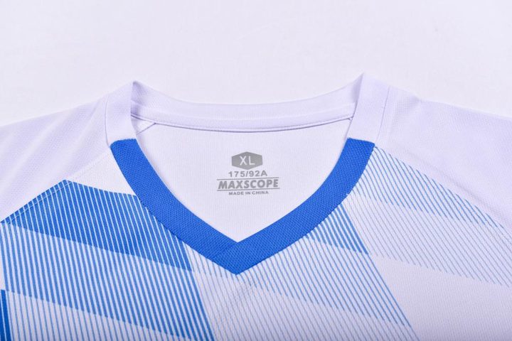Camiseta de fútbol de manga corta con cuello en V con degradado – DETAIL 1
