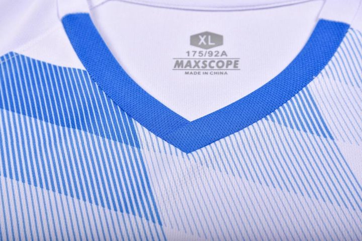 Camiseta de fútbol de manga corta con cuello en V con degradado – DETAIL 2