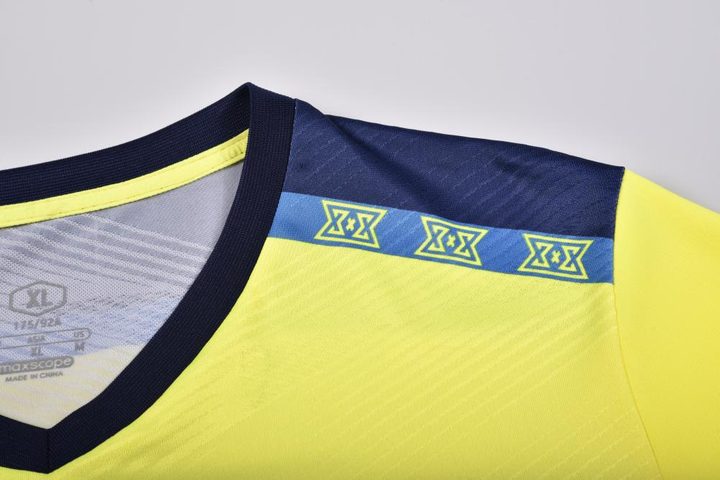 V-neck Short Sleeve Gradient Soccer Jersey – DETAIL 1