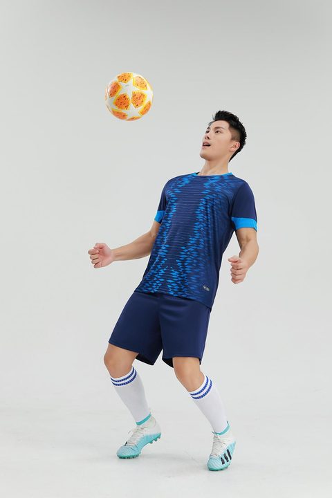 Maglia da calcio a maniche corte con girocollo con motivo geometrico – MODEL 3