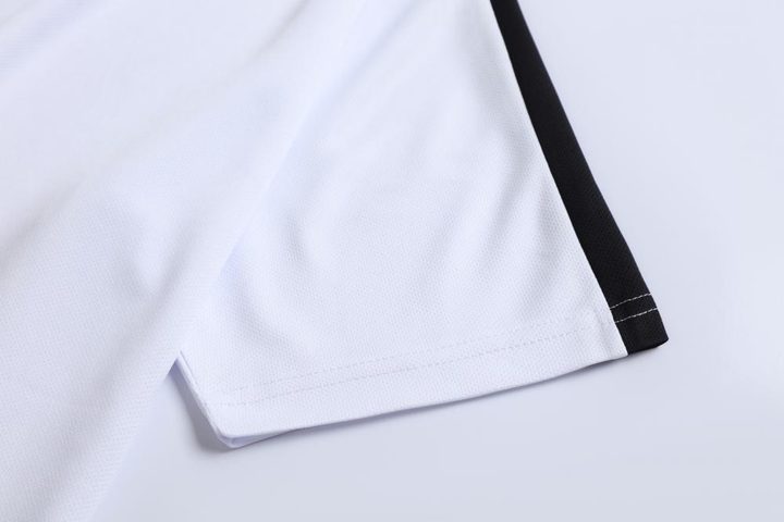 Camiseta de fútbol de manga corta con cuello redondo con rayas – DETAIL 1