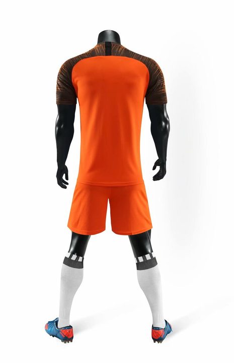 V-neck Short Sleeve Striped Soccer Jersey – MODEL 2