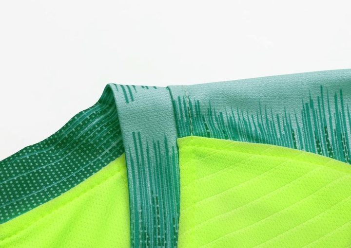 V-neck Short Sleeve Striped Soccer Jersey – DETAIL 3