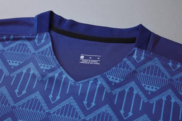 Camiseta de fútbol de manga corta con estilo clásico con diseño geométrico – DETAIL 2