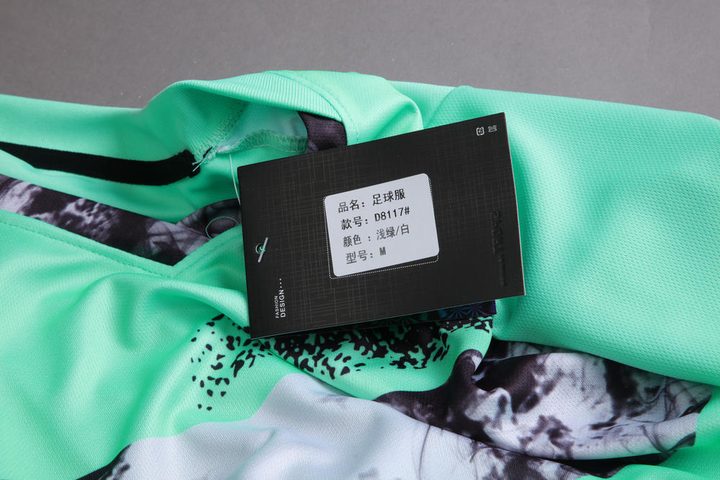 V-neck Short Sleeve Color-block Soccer Jersey – DETAIL 3