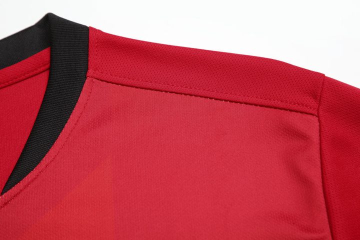 Kurzarm-Fußballtrikot mit Rundhalsausschnitt und Streifen – DETAIL 3