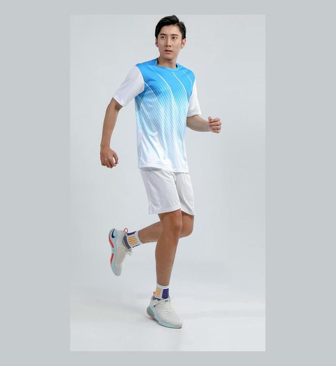 Tricou de fotbal, cu mânecă scurtă, cu decolteu rotund și cu dungi – MODEL 3