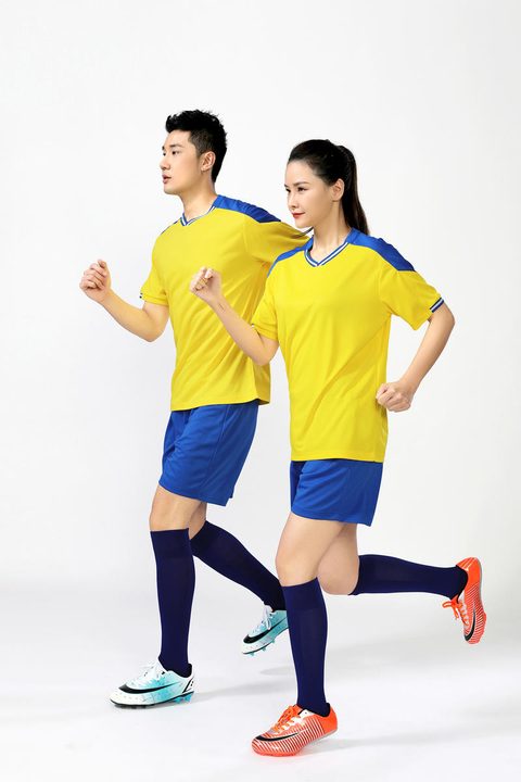 Kurzarm-Fußballtrikot mit V-Ausschnitt und Streifen – MODEL 4