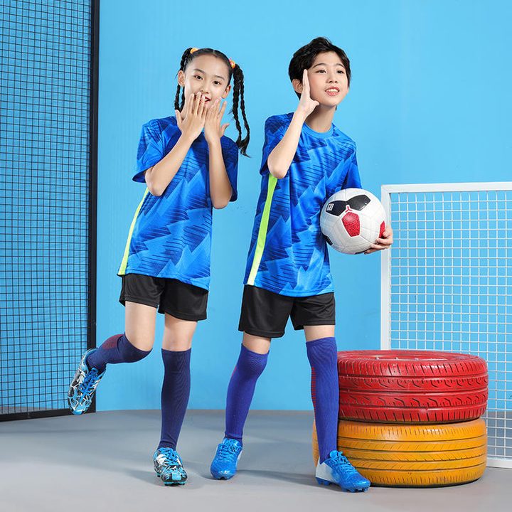 Tricou de fotbal, cu mânecă scurtă, cu decolteu rotund și cu degrade – MODEL 2
