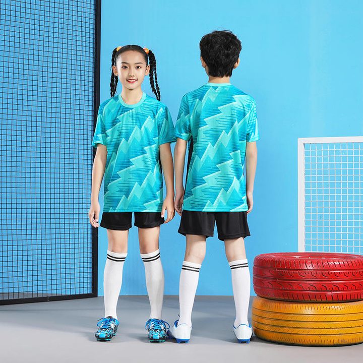 Tricou de fotbal, cu mânecă scurtă, cu decolteu rotund și cu degrade – MODEL 4